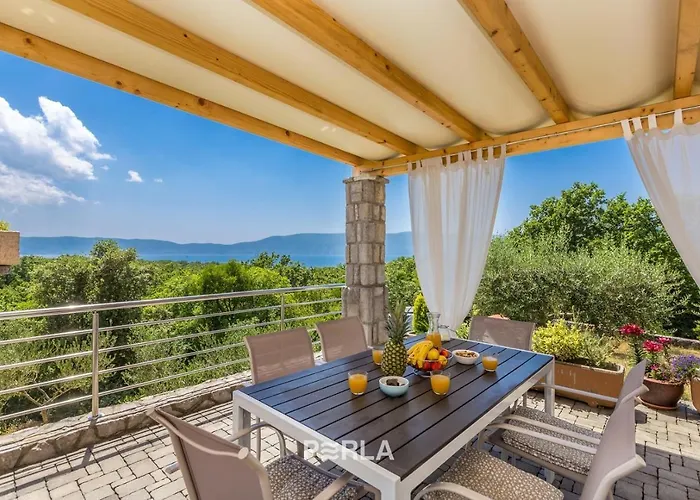 House Sea View With Pool On Krk Island, Beatiful Gasthuis Vrh (Krk)